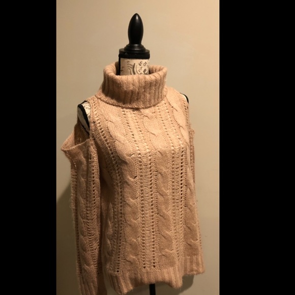 Apricot Elodie cut out turtleneck sweater - Picture 3 of 9